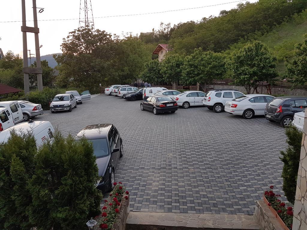 Pensiunea Moldova Piatra Neamţ Exterior foto